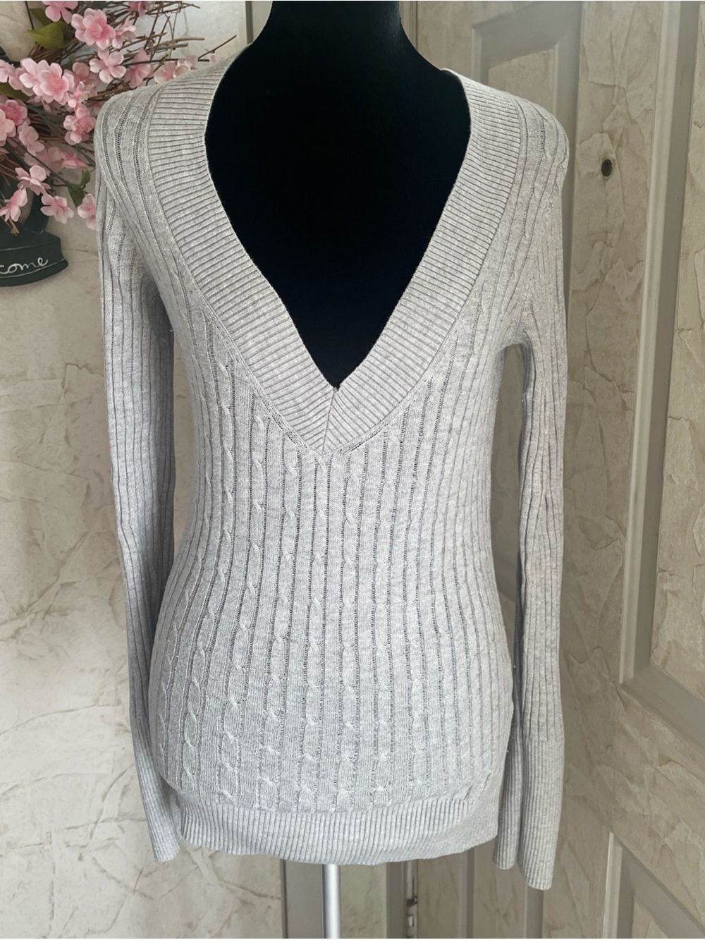 Express Light Gray Ribbed V-Neck Sweater